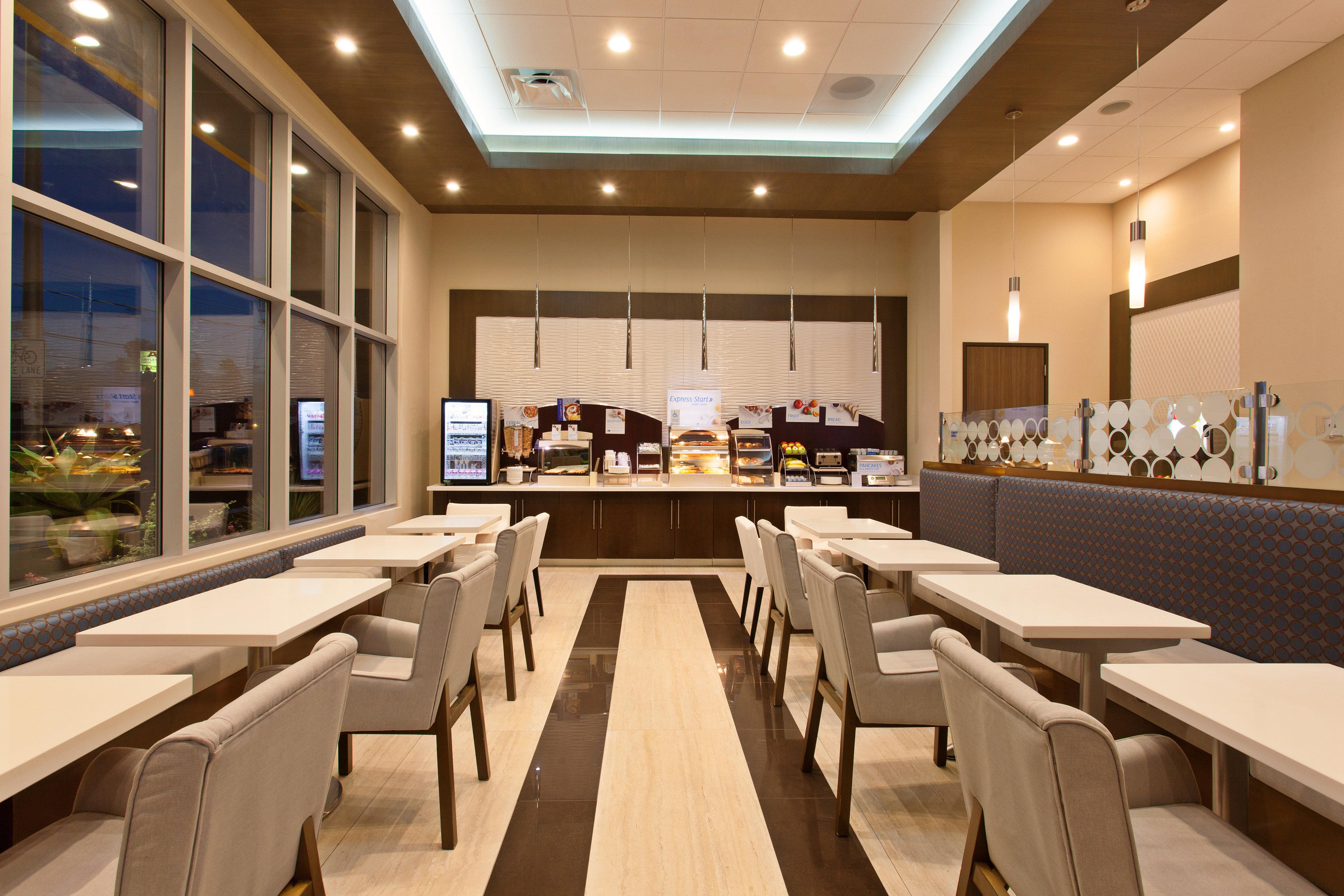 Holiday Inn Express North Hollywood - Burbank Area By Ihg Los Angeles Bagian luar foto