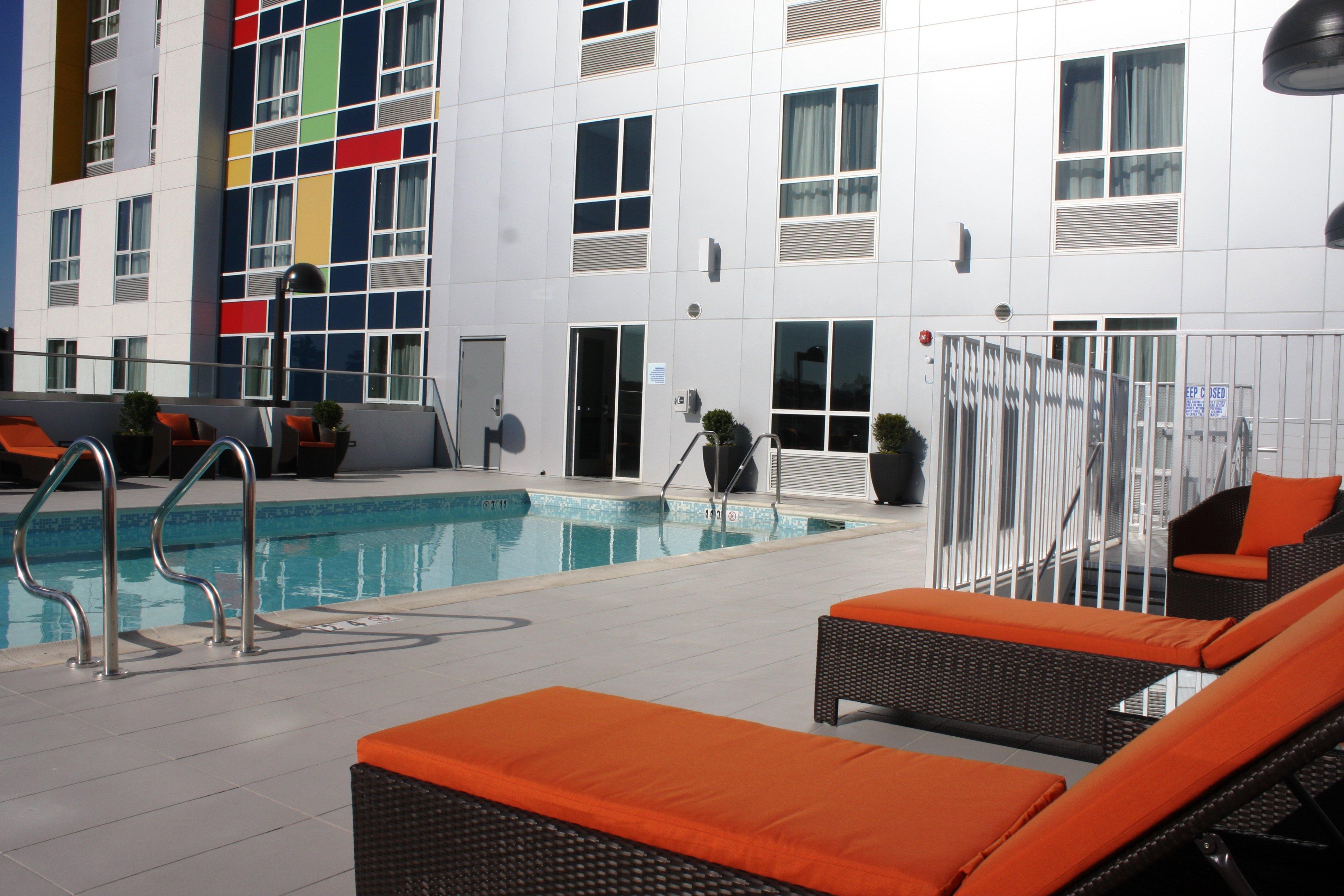 Holiday Inn Express North Hollywood - Burbank Area By Ihg Los Angeles Bagian luar foto