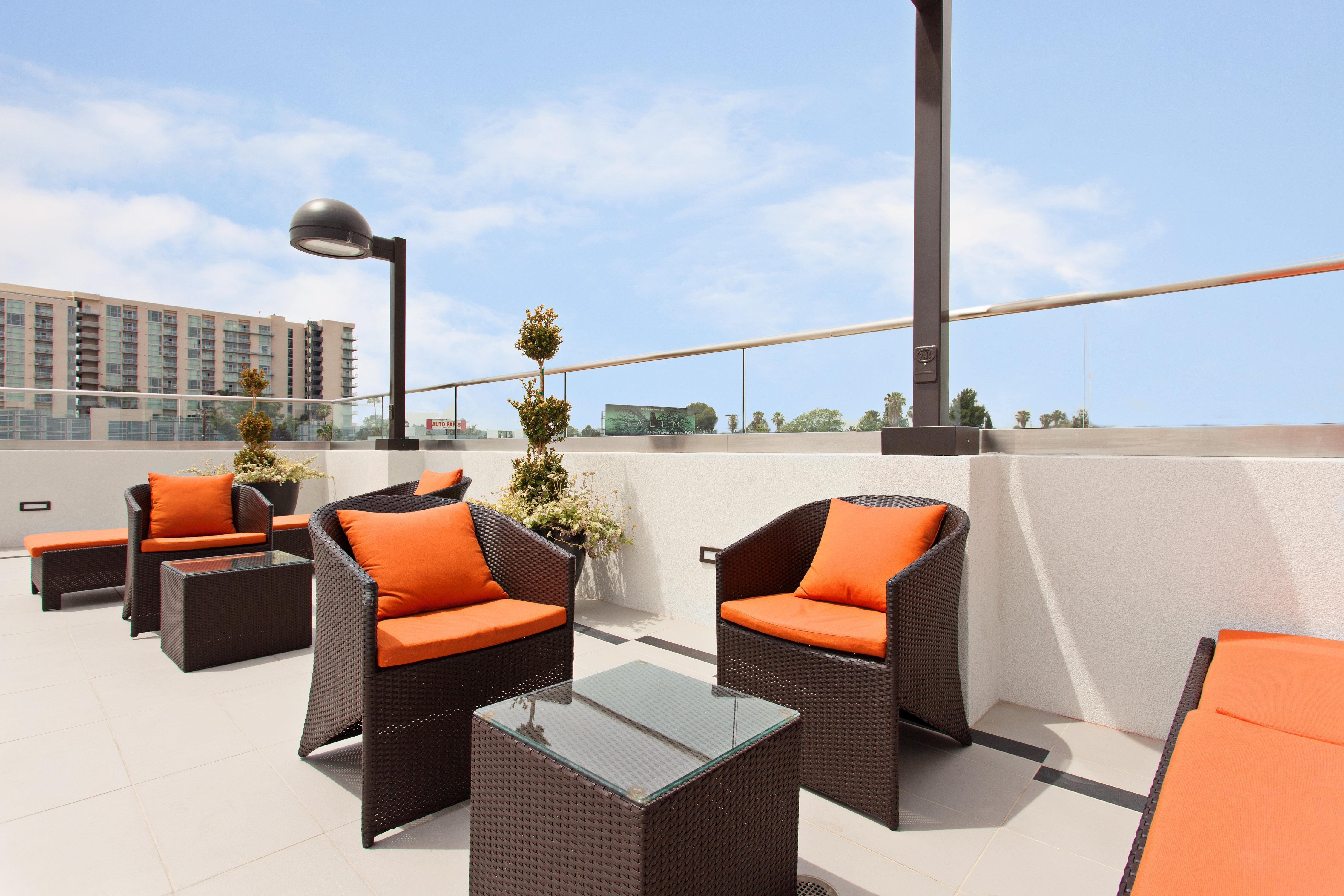 Holiday Inn Express North Hollywood - Burbank Area By Ihg Los Angeles Bagian luar foto