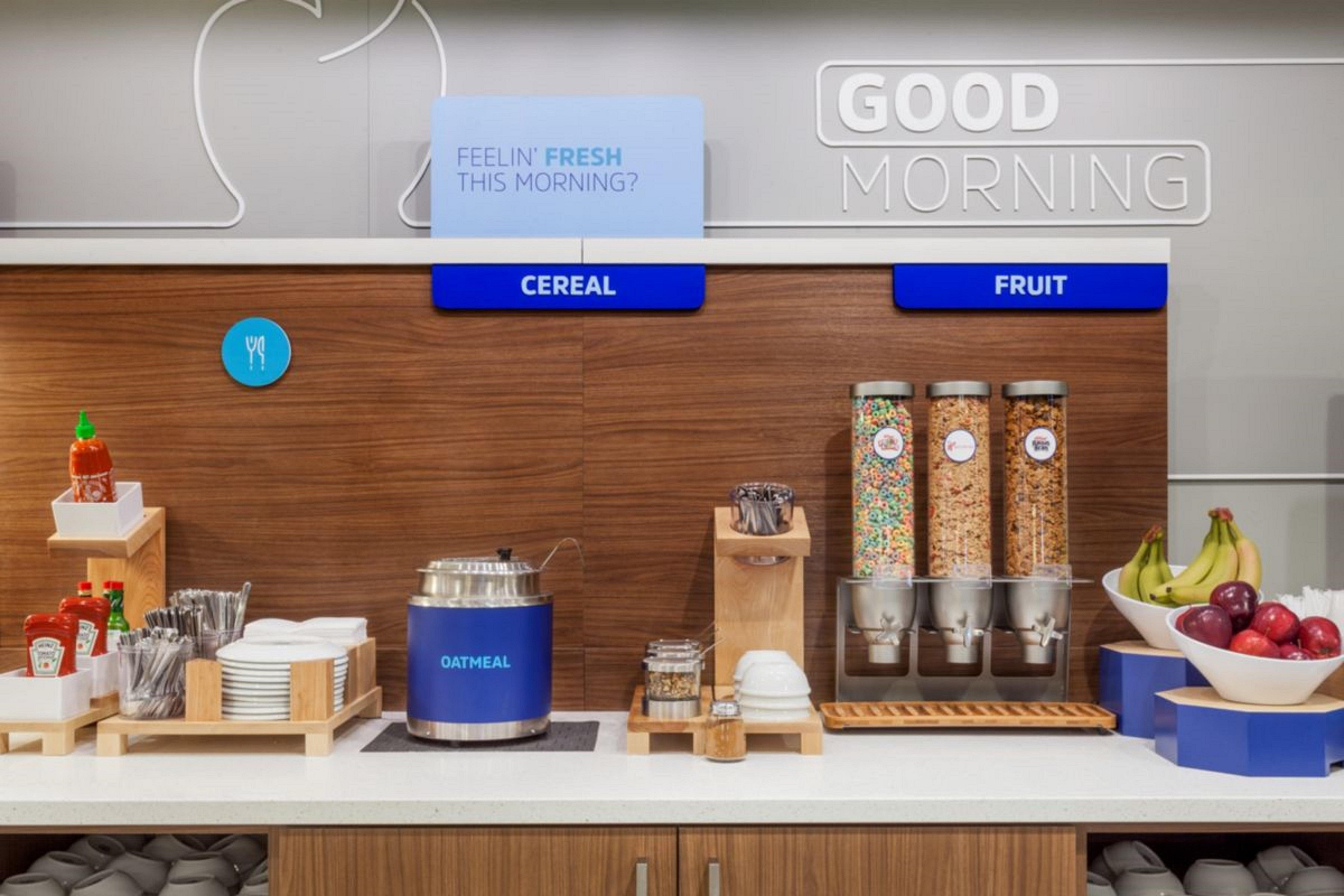 Holiday Inn Express North Hollywood - Burbank Area By Ihg Los Angeles Bagian luar foto