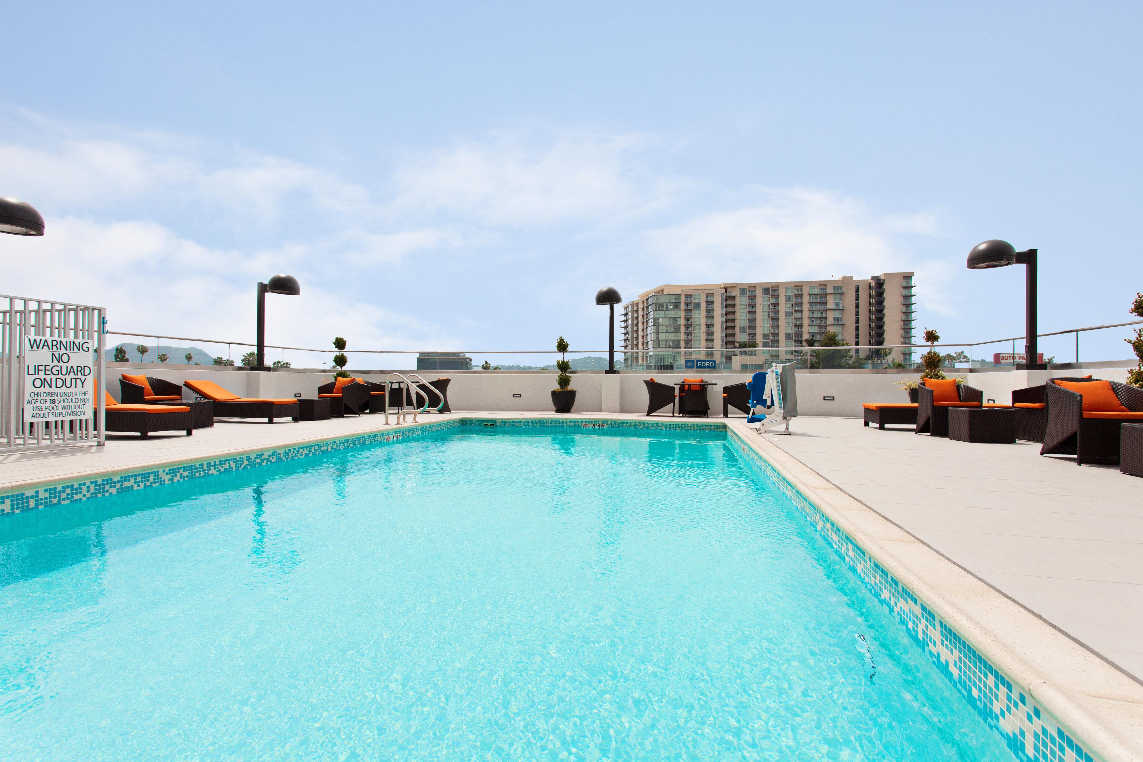 Holiday Inn Express North Hollywood - Burbank Area By Ihg Los Angeles Bagian luar foto