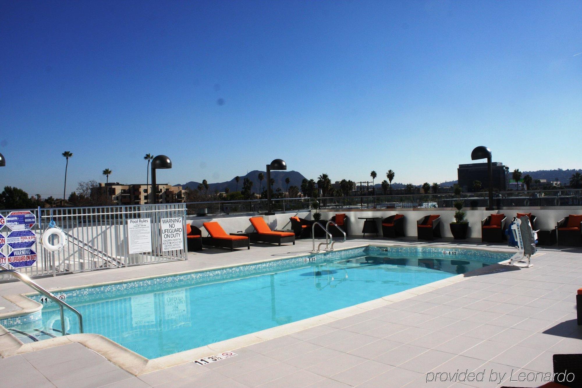 Holiday Inn Express North Hollywood - Burbank Area By Ihg Los Angeles Bagian luar foto